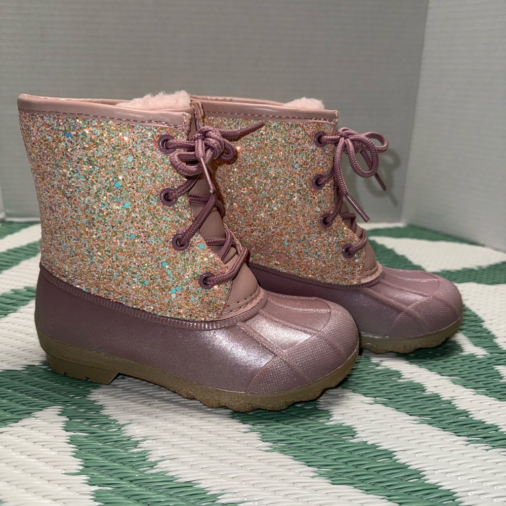 Wonder Nation Girls Glitter Fur Lined Duck Boots.